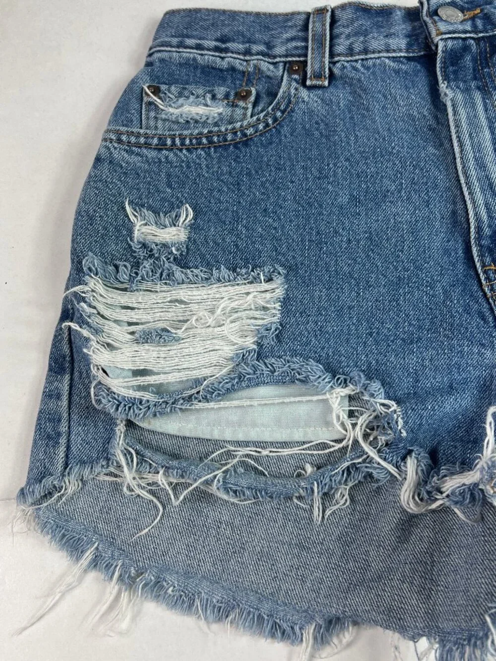 Y2K Levi's Jean Shorts Women 27* High Rise Blue Distressed Jorts USA Made Tag 10
